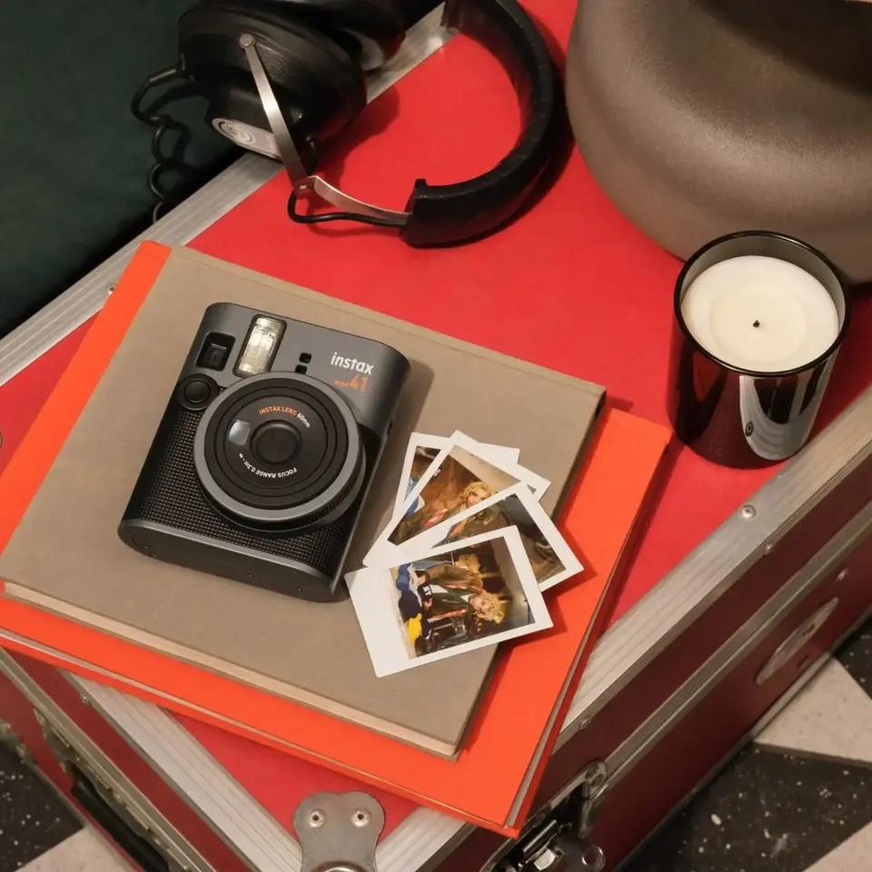 Instax Mini 41 Fotoğraf Makinesi ve 20'li Film